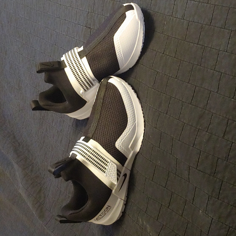 NWOT Size 9 Nike Metcon Sport Weightlifting Sneakers